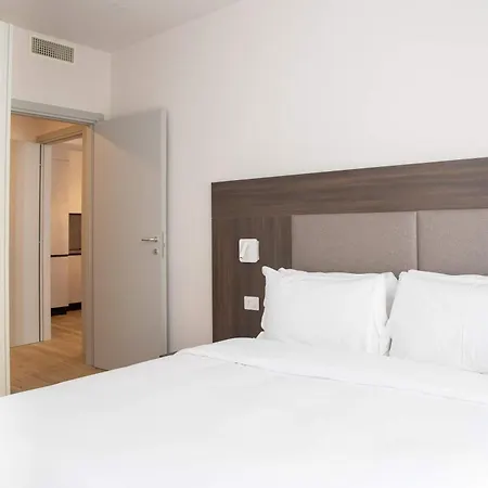 Smart Near Porta Romana Italy Apartmán