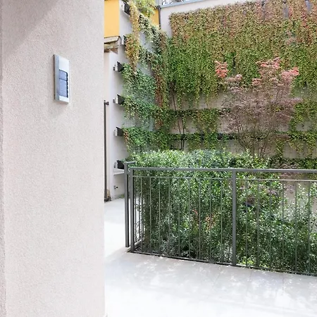 Smart Near Porta Romana Italy Apartmán Milán